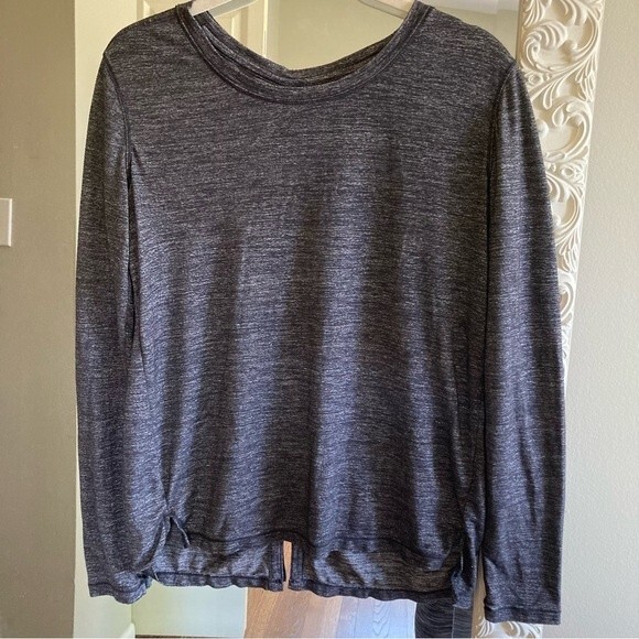 Athleta Women’s long sleeve active top size XXS. Runs large. Used condition! - Picture 1 of 6